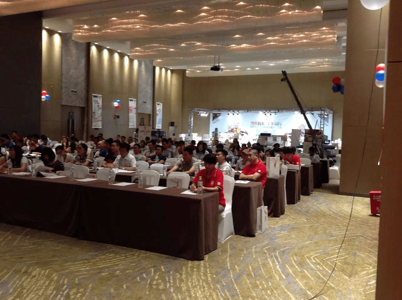 顺祥日用陶瓷餐具订货会